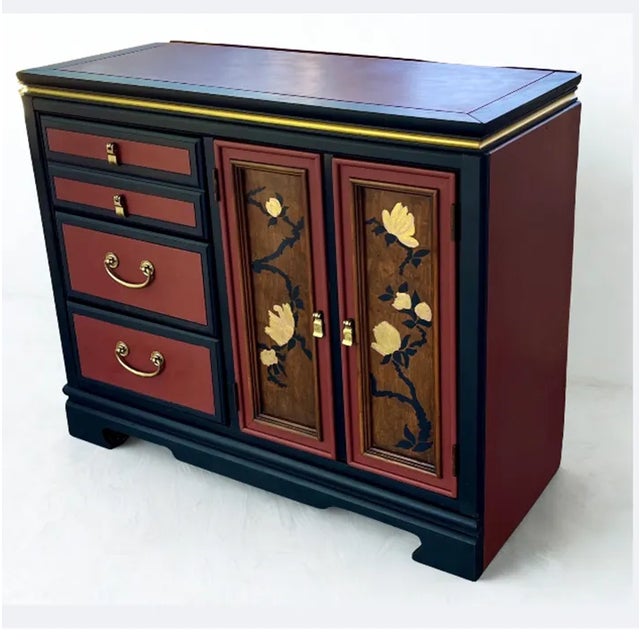 Chinoiserie Basset Chinoiserie Sideboard / Credenza For Sale - Image 3 of 9