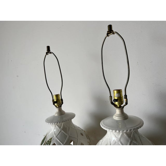 Hollywood Regency Italian Openwork Handmade Ceramic Table Lamps - a Pair For Sale In Miami - Image 6 of 13