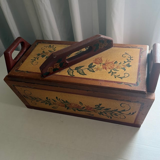 1980s Painted Rectangle Storage Box W/ LidVin For Sale - Image 4 of 12