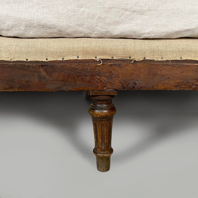 Vintage Italian Daybed in Beige Fabric and Wood, 1900s For Sale - Image 9 of 15
