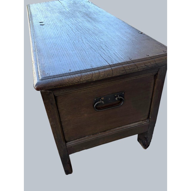 17th Century English Oak Blanket Chest / Box c.1680 For Sale - Image 5 of 6