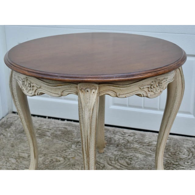 Brown Vintage Wood Round Table Venetian Two Tone White Crackle French Provincial For Sale - Image 8 of 12