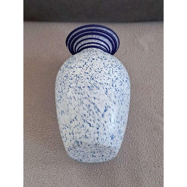 Mid-Century Modern Murano Art Glass Vase in Lattimo With Blue Spatter & Cobalt Ringed Rim, Mid 20th Century. For Sale - Image 3 of 9