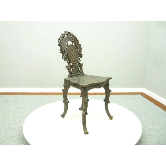 Antique and Hand Carved Oak Chair, 1900s, in Very Good conditions. Designed 1890 to 1919