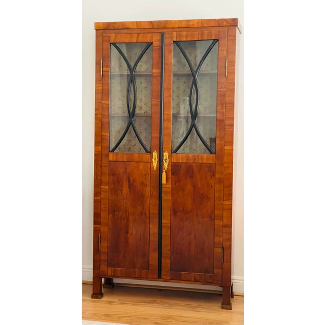 Early 19th Century 1820 Antique Austrian Viennese Biedermeier Walnut Vitrine Bookcase For Sale - Image 5 of 11