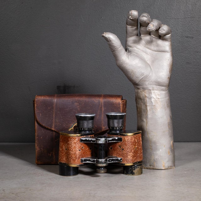 World War Era Us Army Signal Corps Binoculars and Leather Case c.1940 For Sale - Image 10 of 10