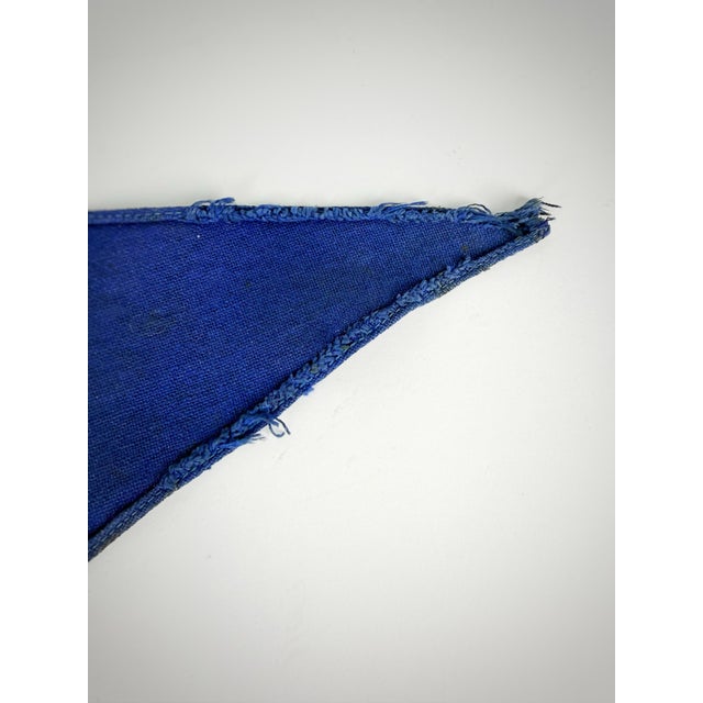 American Vintage Blue & White Nautical Burgee Pennant Flag on Wooden Staff – Defiance Cotton Bunting – Coastal Maritime Decor For Sale - Image 3 of 11