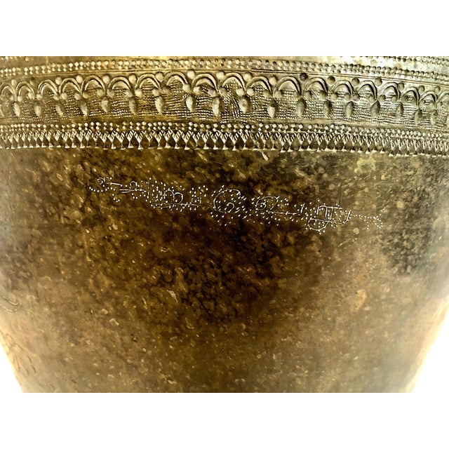 A Late 19th-Century Tamil Ritual and Utilitarian Bronze Water Vessel For Sale - Image 11 of 14