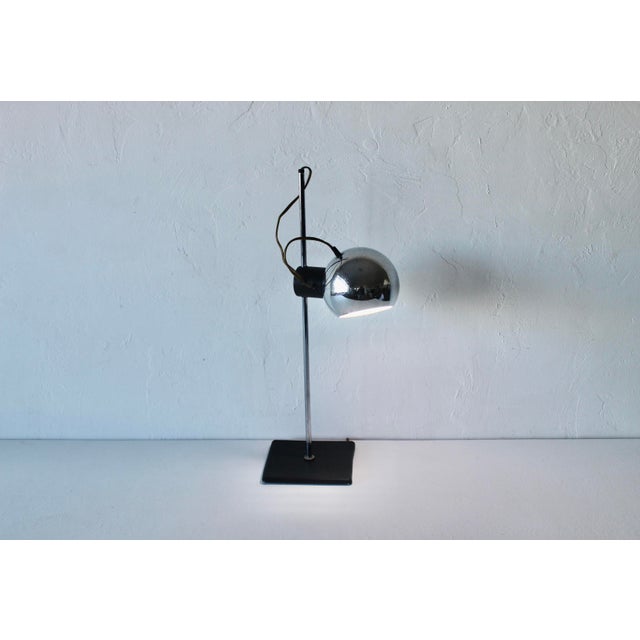 Robert Sonneman 1960s Robert Sonneman Style Positionable Magnetic Eyeball Space Age Chrome Orb Table Desk Lamp For Sale - Image 4 of 18