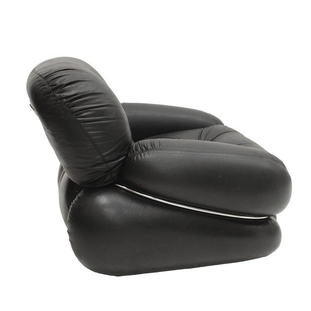 Set of Italian Model Okay Lounge Chairs in Black Leather and Steel by Adriano Piazzesi For Sale - Image 6 of 8