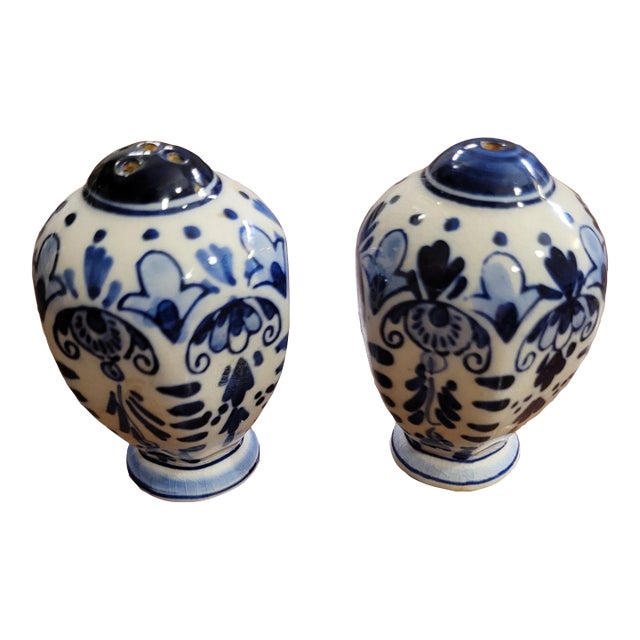 1960s Delft Style Salt and Pepper Shakers For Sale
