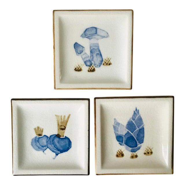 Vintage Japanese Hand Painted Dishes - Set of Three For Sale