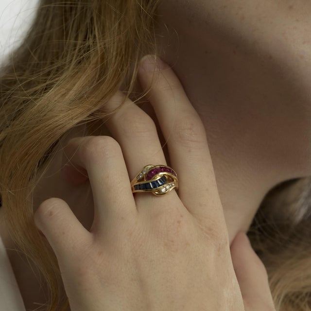 Vintage Ruby Sapphire Diamond 18k Yellow Gold Cocktail Ring, Size 6.75 For Sale In Los Angeles - Image 6 of 8
