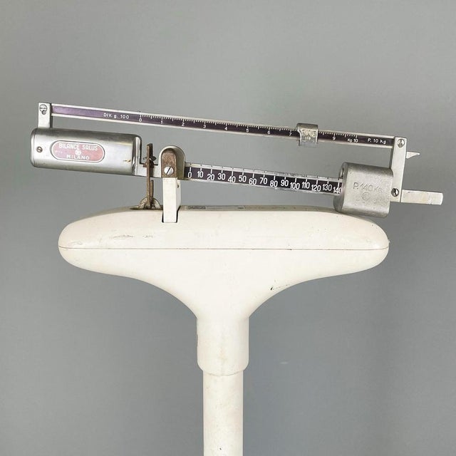 1960s Italian White Metal Vertical Medical Scale from Salus, 1960s For Sale - Image 5 of 17