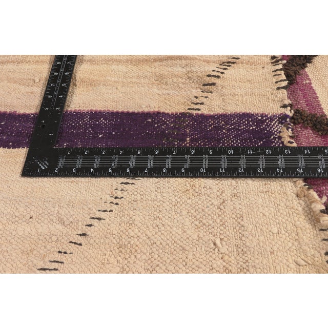 Textile Vintage Taznakht Glaoui Moroccan Rug, 05'04 X 10'08 For Sale - Image 7 of 10