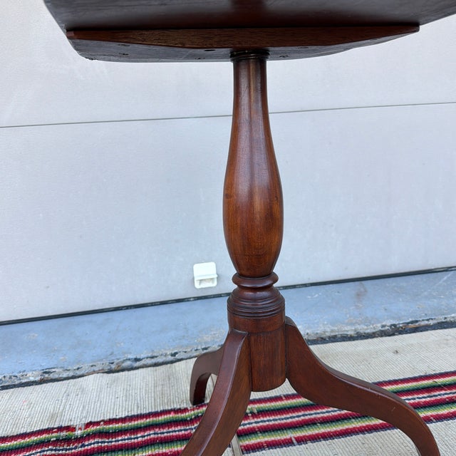 George Hepplewhite Antique Cherry Federal Spider-Leg Candlestand, New England, Circa 1820s For Sale - Image 4 of 12