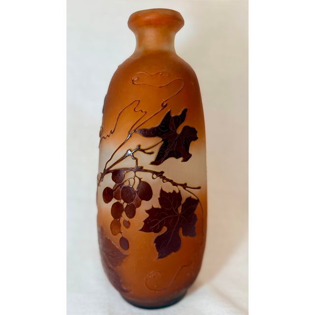 Gallé Signed Large Vase ‘Grape Cluster’ Art Nouveau 1900 For Sale In New York - Image 6 of 12