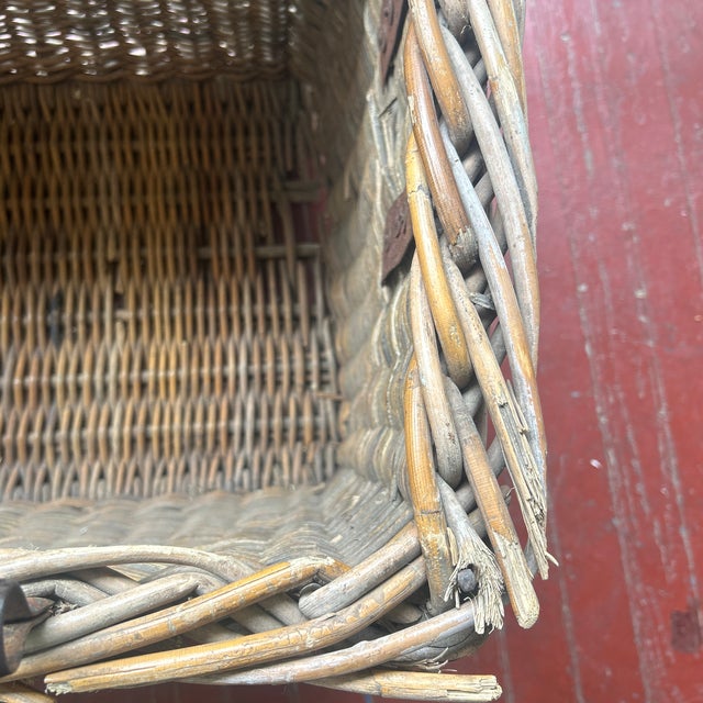 Extra Large 19th Century French Willow Trunk For Sale - Image 10 of 12