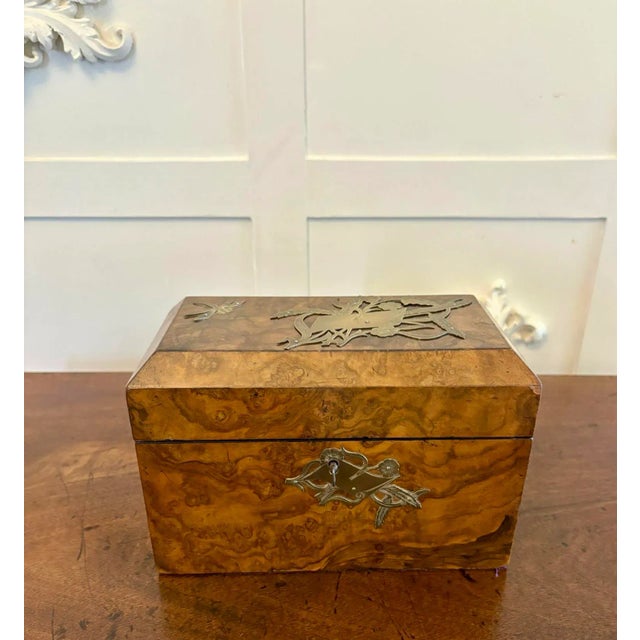 Outstanding quality antique Victorian burr walnut tea caddy having a fabulous burr walnut box with an ornate engraved...
