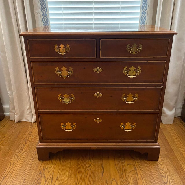 Sienna Late Twentieth Century Henredon Aston Court Burled Wood Bachelors Chest For Sale - Image 8 of 8