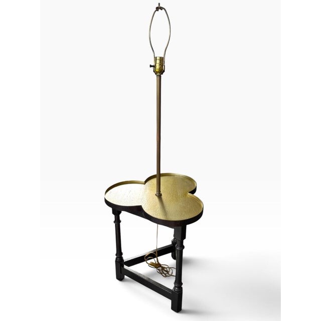 Vintage Frederick Cooper Mid-Century Clover Table Lamp With Gold Top and Linen Shade For Sale In Portland, ME - Image 6 of 9