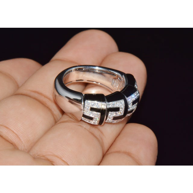 Metal Vintage Roberto Coin Cobra 0.40ct Diamond Articulating Ring in Solid 18k White Gold, Size 8 For Sale - Image 7 of 17