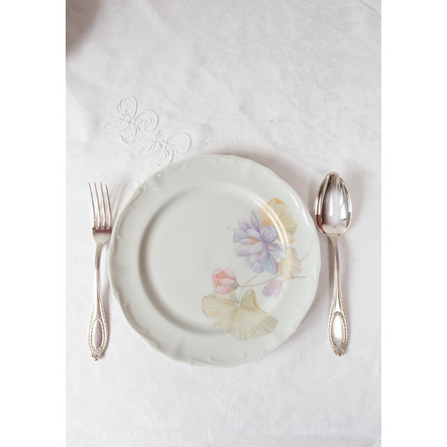 French Porcelain Dinner and Dessert Plate Service for 6 from Chauvigny, 1960s, Set of 13 For Sale - Image 4 of 8