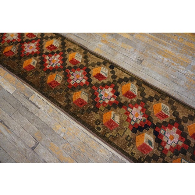 American 1920s Brown Diamond Folk Art Antique American Hooked Rug 1'10" X 14' Hand Knotted Cotton Wool Carpet For Sale - Image 3 of 11