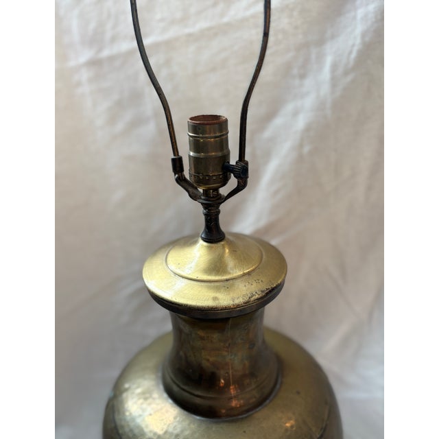 Wood 1950s Mid-Century Brass Ginger Jar Table Lamp on Wood Base, Circa 1950s For Sale - Image 7 of 10