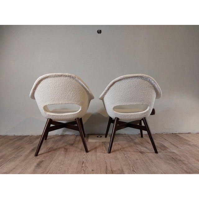 1960s Vintage Shell Armchairs in White Curly Fabric by Miroslav Navratil for Cesky Nabytek, Czech, 1960s, Set of 2 For Sale - Image 5 of 13