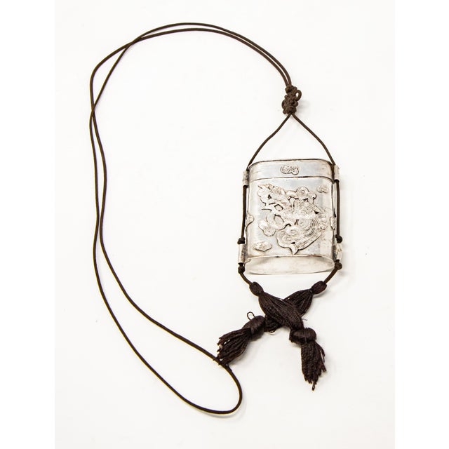 Offering this Chinese sterling pill box. The pill box has two birds on the lid that slide up and down a thin rope. The...