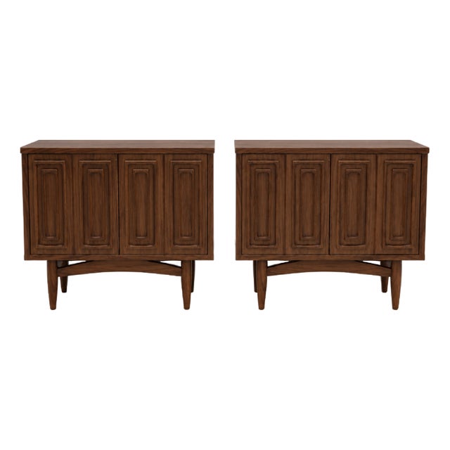 Mid Century Modern Walnut Nightstands - Pair For Sale