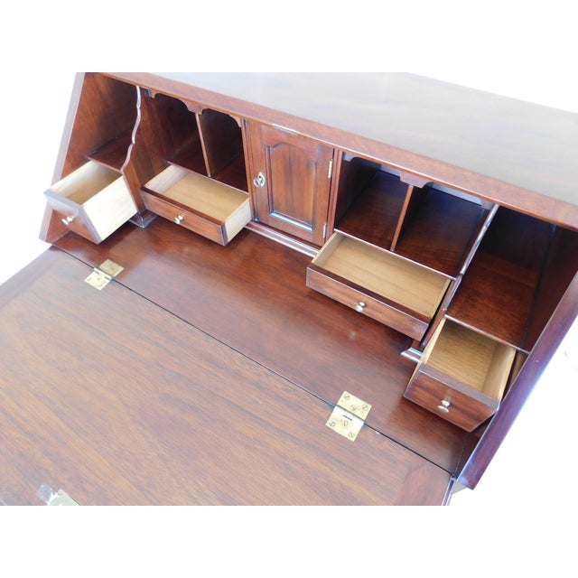 Late 20th Century Henkel Harris Mahogany Lady Astor Writing Desk For Sale - Image 5 of 18