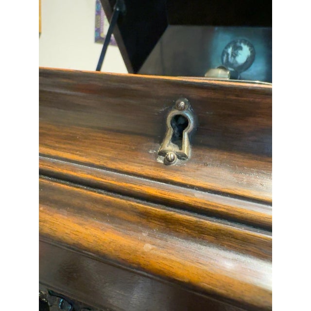 1919 Silvertone Oak Floor Phonograph Cabinet – Beautifully Restored Antique For Sale - Image 9 of 10