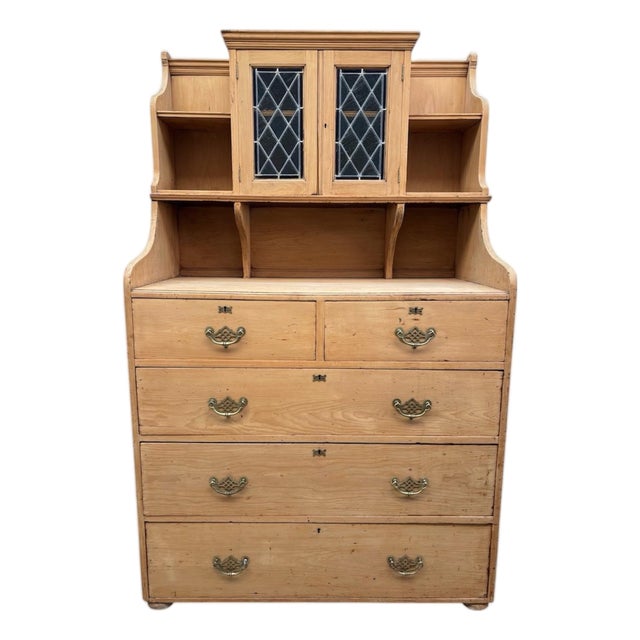 Late 1800s Pine Dresser in English Countryside Style For Sale