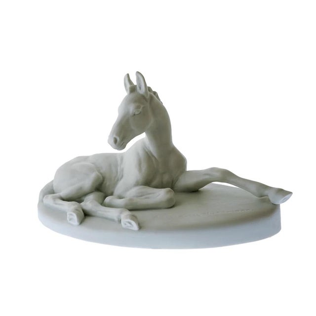Horse sculpture by Furstenberg porcelain signed Alb. Hinrich Hussmann on the base. Alabert Hinrich Hussmann (1874-1946)...