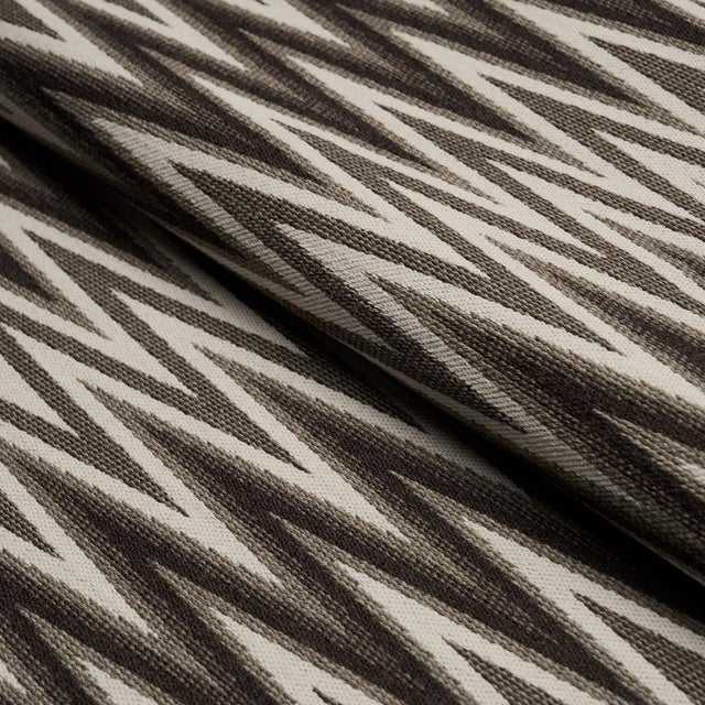 Schumacher Sample - Schumacher Wedge Weave Fabric In Green For Sale - Image 4 of 6