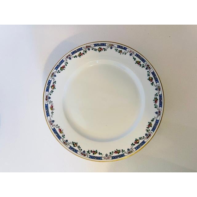 Limoges, France Early 20th Century Classic French Limoges Porcelain Dinner & Salad Plates- 8 Pieces For Sale - Image 4 of 12