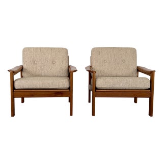 Mid-Century Modern Teak Lounge Chairs in Wool Bouclé, 1960s, Set of 2 For Sale