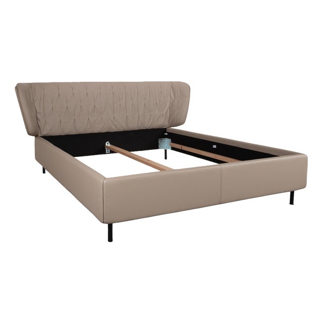 Sono Bed in Beige Leather from Rolf Benz For Sale