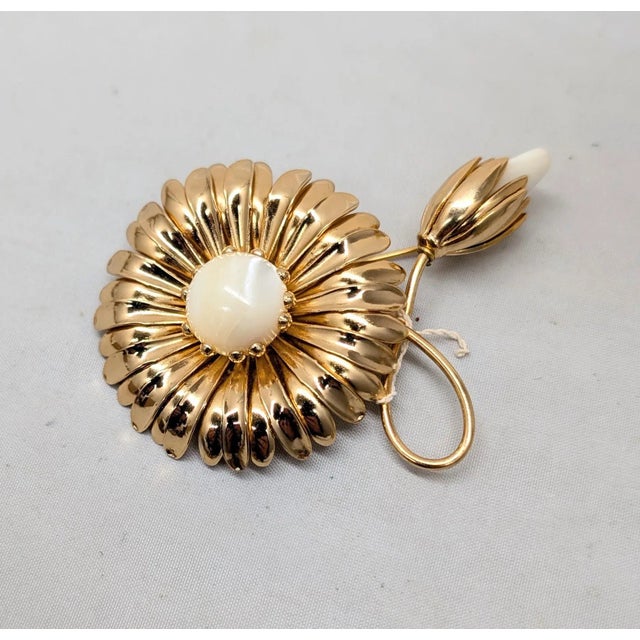 Napier Vintage Signed Napier Goldtone Yellow Cabochon Flower & Bud Brooch For Sale - Image 4 of 8