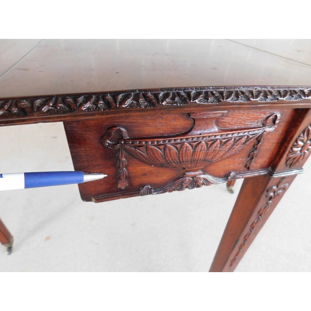 Antique Hepplewhite Style Mahogany Drop Side Accent Table For Sale - Image 10 of 11