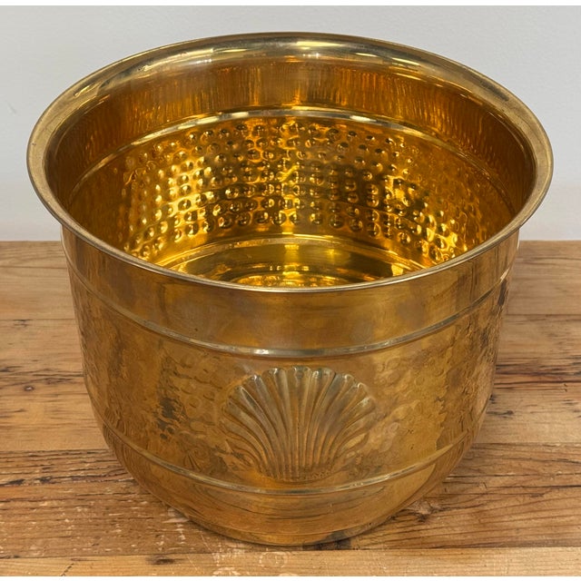 Hollywood Regency Vintage Hammered Brass Clam Shell Motif Planter For Sale - Image 3 of 7