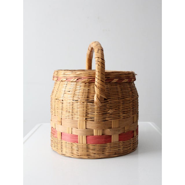 Vintage American Wicker Lidded Gathering Basket For Sale - Image 15 of 15