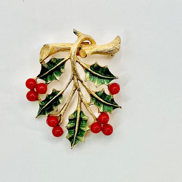 1970s Vintage Boho Chic Americana Christmas Holly Branch With Berries Brooch, Jonette Jewelry For Sale - Image 4 of 6