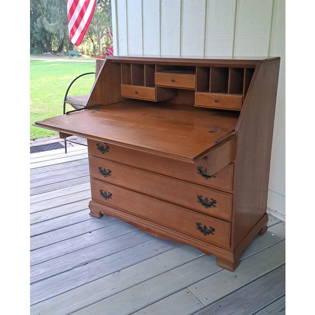Antique Gov Winthrop Drop Front Secretary Desk Maple 4 Drawer Slant Front Chippendale Style For Sale - Image 4 of 13