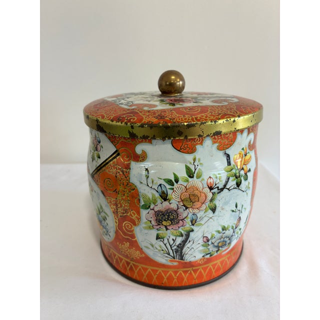 Vintage Daher Chinoiserie Floral Tin With Brass Knob Lid, England For Sale In Oklahoma City - Image 6 of 10