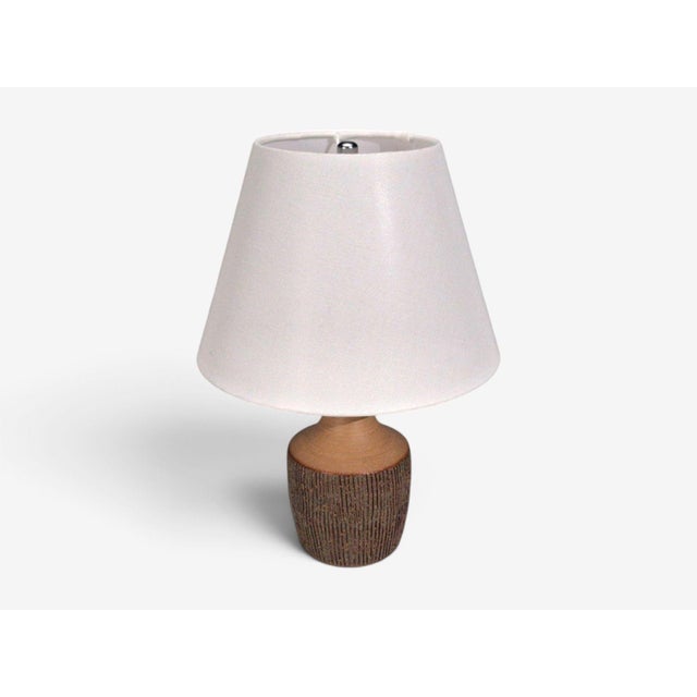 1960s Mid-Century Modern Einar Johansen, Rustic Brown Stoneware Table Lamp For Sale - Image 4 of 10
