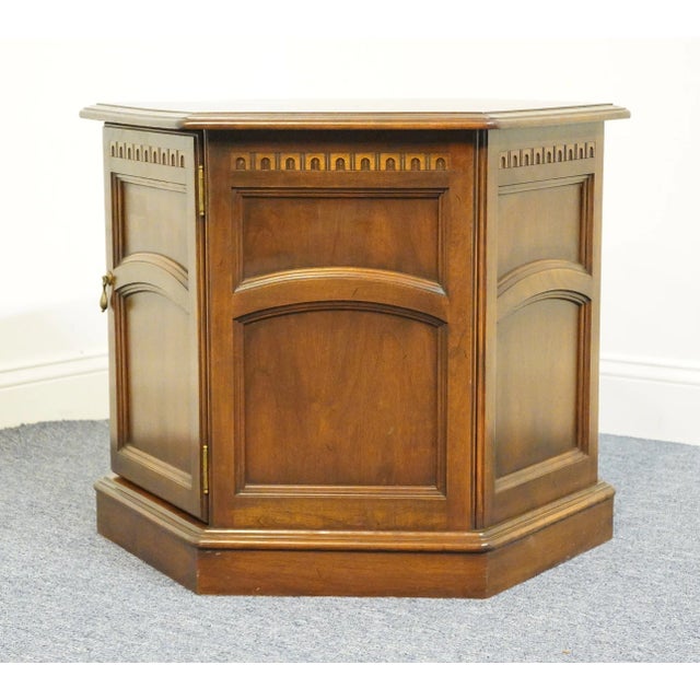 Wood Kling Colonial Cambridge Court Solid Cherry Traditional Style Hexagonal Storage Accent End Table in 36-8007 - 219 Finish For Sale - Image 7 of 11