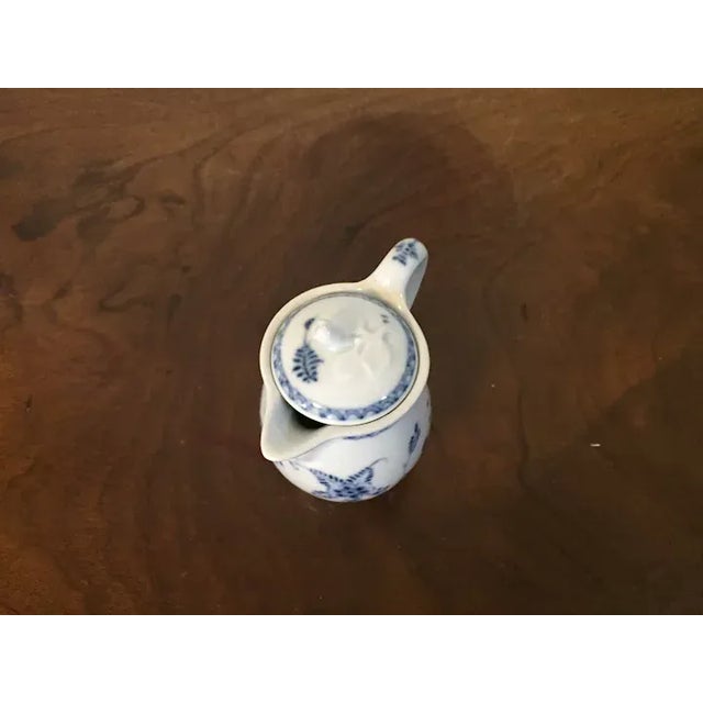 Blue Antique 18th Century Vienna Porcelain Cream Jug and Cover in Chinese Blue & White For Sale - Image 8 of 13